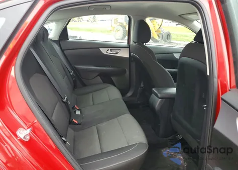 2023 Kia Forte Lxs z USA, uszkodzony, nr VIN 3KPF24AD8PE612266